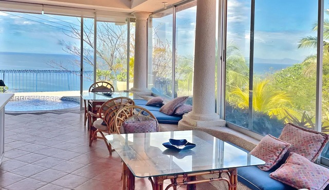 Charming house with spectacular ocean views