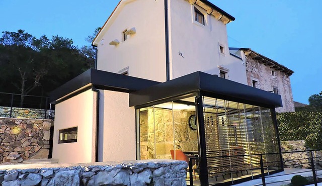 Charming Stone House by the Sea – Designed for Relaxation & Romance