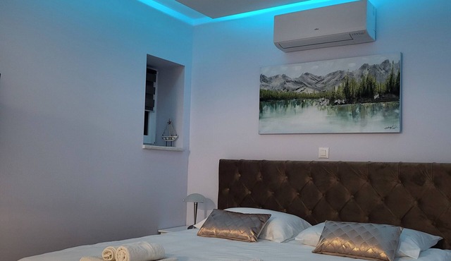 Charming studio in Zagreb with AC, fitness room, WiFi and spa zone