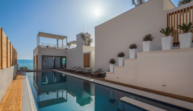 Charming Villa with WiFi, fitness room in enchanting Omiš