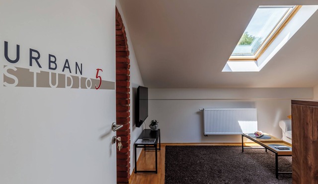 Chic & cozy studio - modern comforts, 2 min from the centre & top attractions!