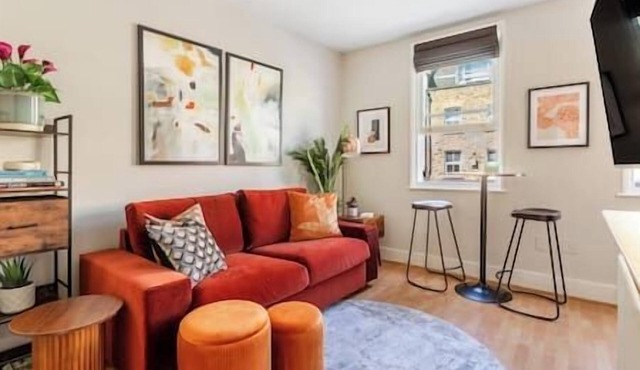 Chic Shoreditch Gem | Zone 1 | Workspace+1GB Wi-Fi