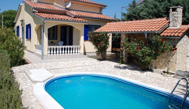 Child-friendly, with pool