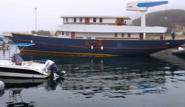 Classic Yacht Yanika