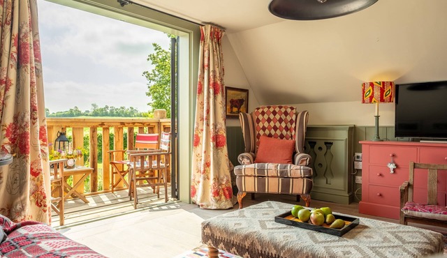 Colourful and cosy rural hideaway - Aspen Loft