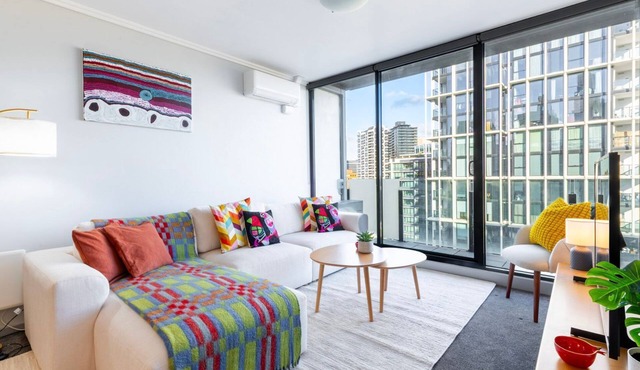 Colourful Comfort 1BR w Pool Gym & Reformer