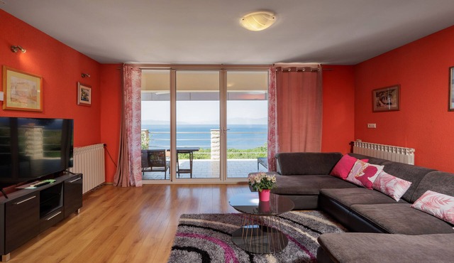 Colourful Seaview Apartment, Kostrena, Croatia