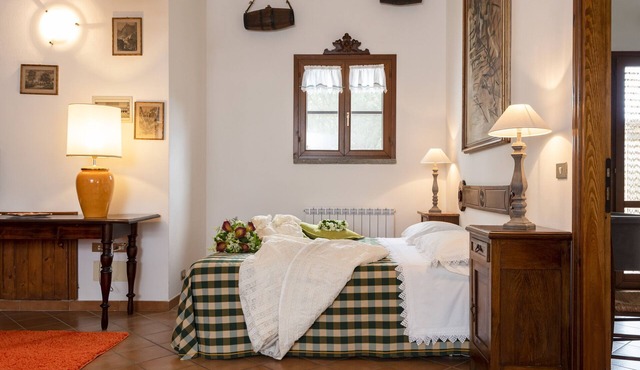Comfortable apartment in farmhouse with swimming pool