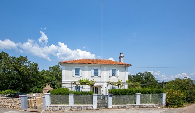 Comfortable and economical apartment with private parking on the island of Krk