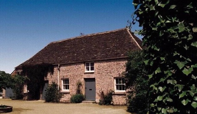 Comfortable home in lovely Cotswold village, Area of Outstanding Natural Beauty