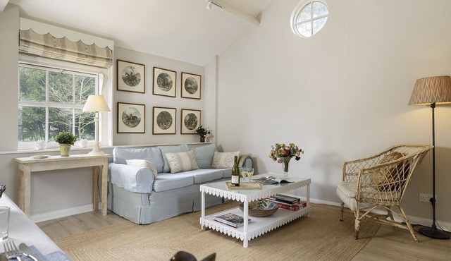 Converted stable and the perfect romantic getaway - Orchard Cottage, Didmarton