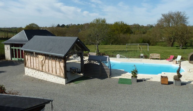 Cottage 5 people with swimming pool and possibility of 4-person gite and reception room