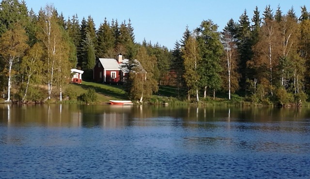 Cottage old charm, private location, jetty, swimming, boat, free fishing, sauna.