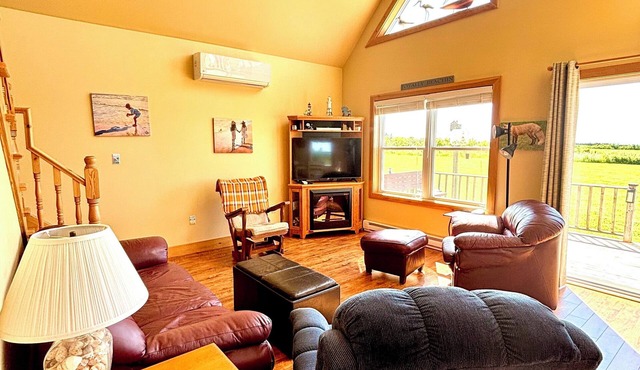 Cottage with great view close to beach and amenities