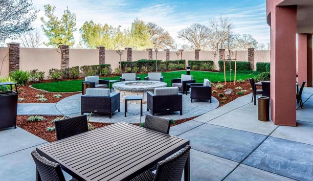 Courtyard by Marriott Roseville Galleria Mall/Creekside Ridge Drive