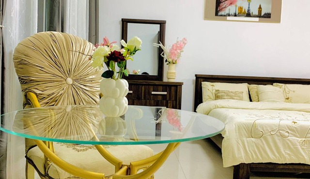 Cozy 1-bedroom apartment in charming Abu Dhabi with AC, WiFi