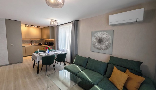 Cozy 2-Bedroom Retreat Just Minutes from the Beach