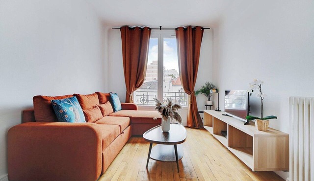 Cozy Apartment 2Bdr/4P - in the Heart of Suresnes
