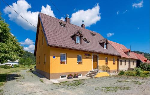 Cozy Apartment In Fuzine With Kitchen