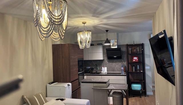Cozy apt with private office 247 Infinity salty heated pool barbecue sky dome