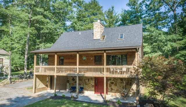 Cozy DCL Cabin with Hot Tub Firepit & Dock Slip