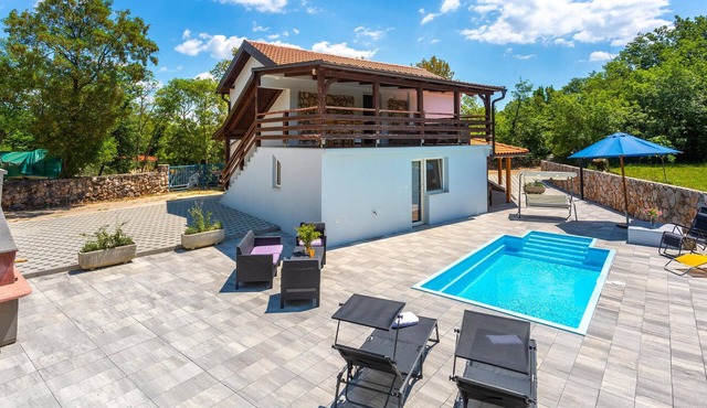 Cozy home in Sveti Vid Dobrinjski