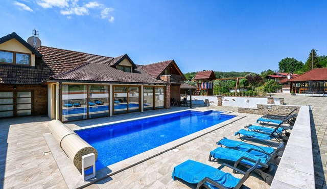 Cozy home in Donja Batina with sauna