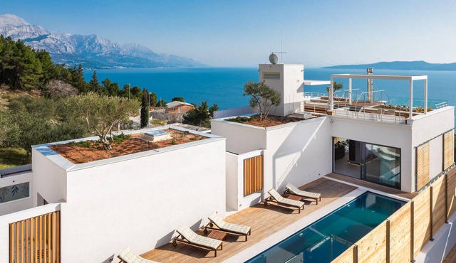Cozy home in Omis with sauna