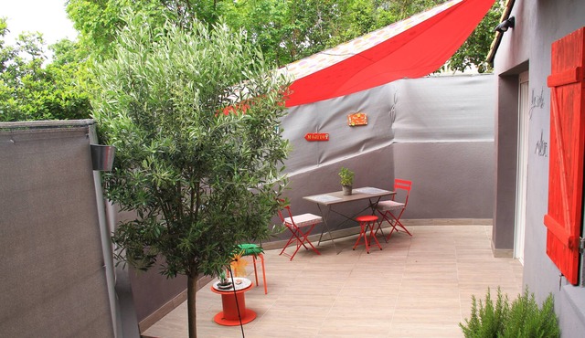 Cozy studio, new for 2 people with private terrace.