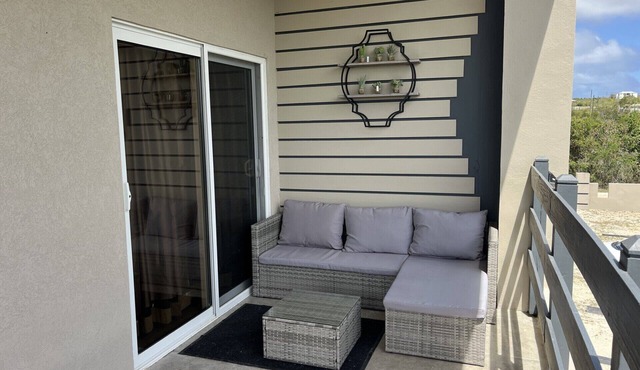 Cozy studio with WiFi and AC in charming The Valley, Black Garden