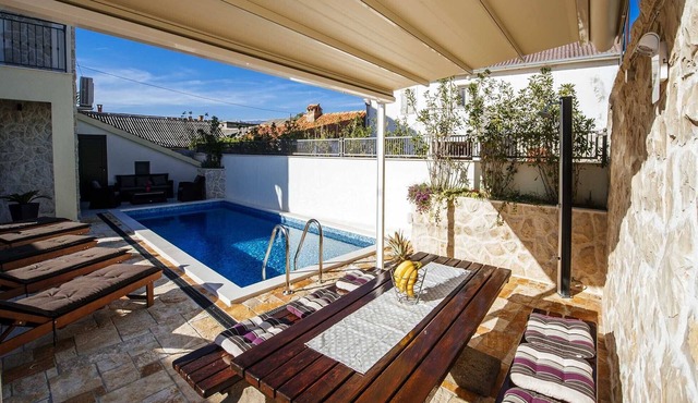 Dalmatian Villa Castello Coza with pool and great location