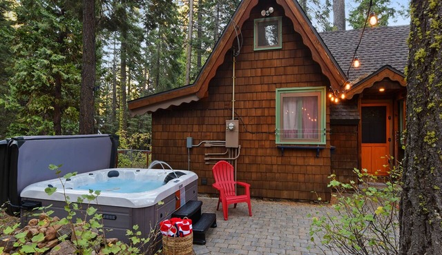 Dancing Cubs Camp - Updated, Dog Friendly, Hot Tub