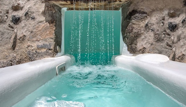 Dandy Cave Villa - Romantic Private - Waterfall Pool - Hot Tub -Up to 8 People