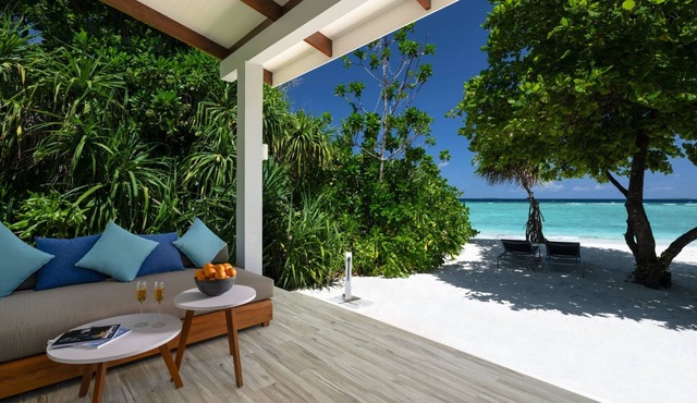 Dazzling Maldives Beachfront Villa | Veyo Lagoon Villa | Breathtaking Sea Views.