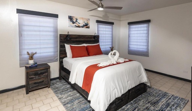 Deany's Uptop Luxury Suite