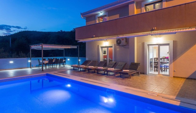 Deluxe Omis Villa | 4 Bedrooms | Villa Tomic | Private Pool | Perfect for.