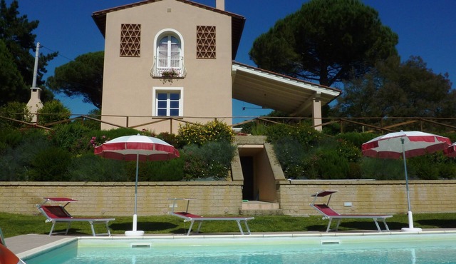 Detached house, private swimming pool, private fenced garden, panoramic view