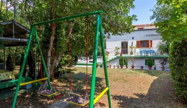 Detached holiday home with parking and BBQ