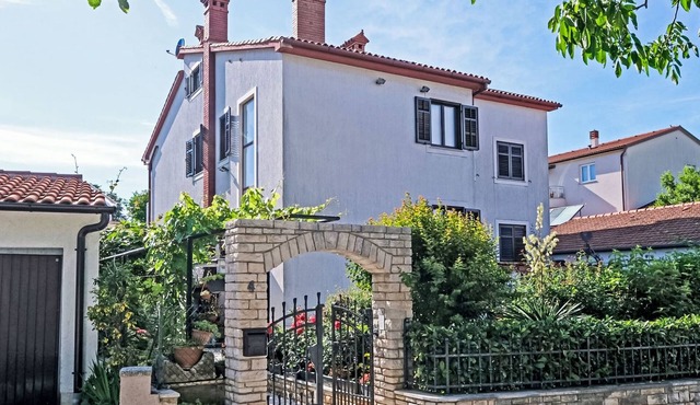 Dragica by Interhome