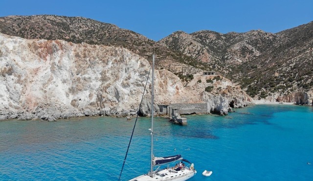 DREAM CRUISES SANTORINI,CYCLADES,MYKONOS, ON LUXURY SAILBOAT WITH HOSTESS/CHEF