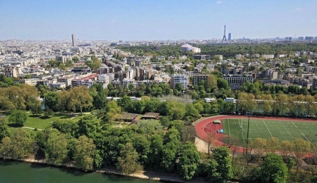 DREAM VIEW OF PARIS 10min from the center 135m2 with Terrace Edge of the canal