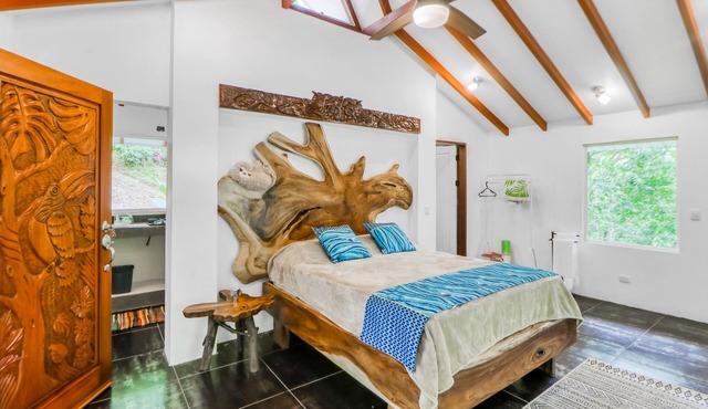 Dreamy Off Grid Jungle Escape W/Shared Pool, Waterfalls & Hiking Trails