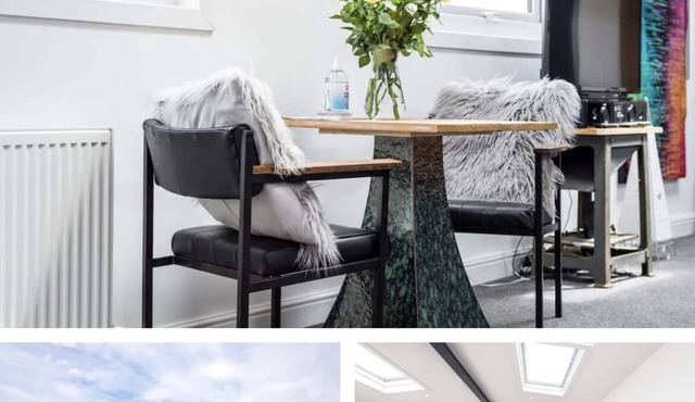 Duplex Barge Cinema Room 6 Ensuite Double-triple Bedrooms Great Social Spaces