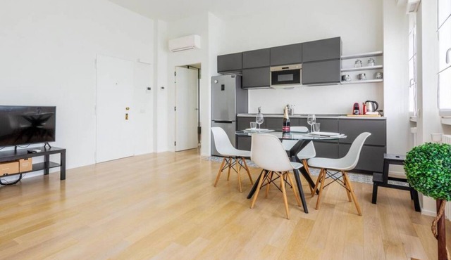 Easylife -Beautiful and bright apartment at Colonne di S. Lorenzo