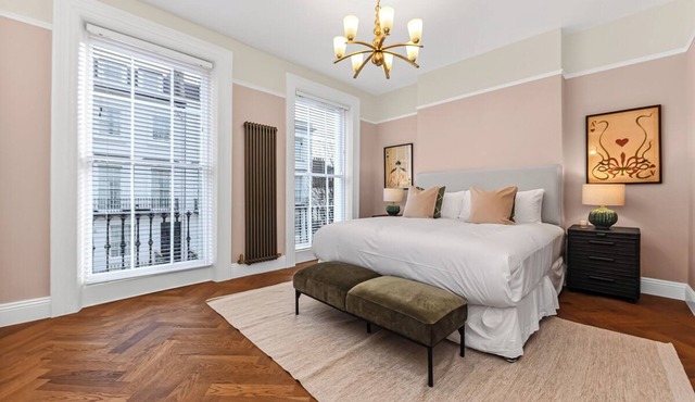 Elegant 5-Bed Georgian Townhouse, Central London