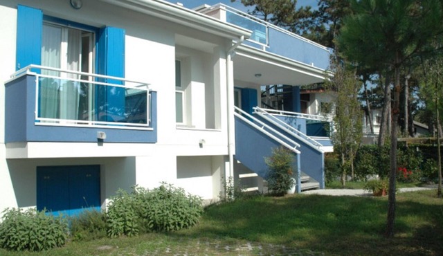 Elegant villa in Lignano Pineta