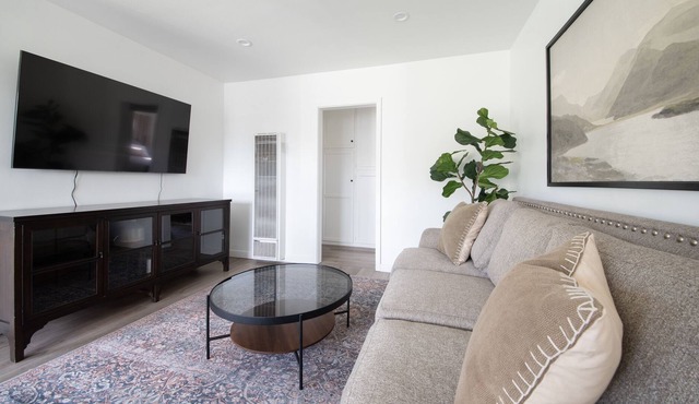 Entire Private Comfortable Clean 3 Bedroom Home