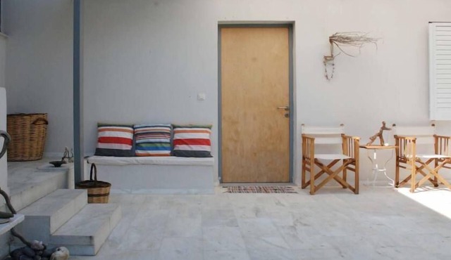 Eretria: Single storey house, in an olive grove, 250 from the beach