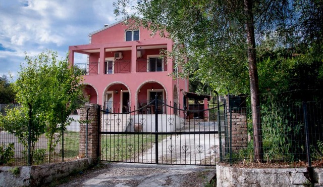 Evelina's Country House