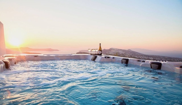 Exclusive Offer, Luxury 5 beds, Magnificent Sunset, Hot-tub Spa for 8 persons